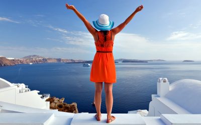 What to Wear in Santorini: Catamaran Adventures, Seafood Dinners, and Instagram Pics