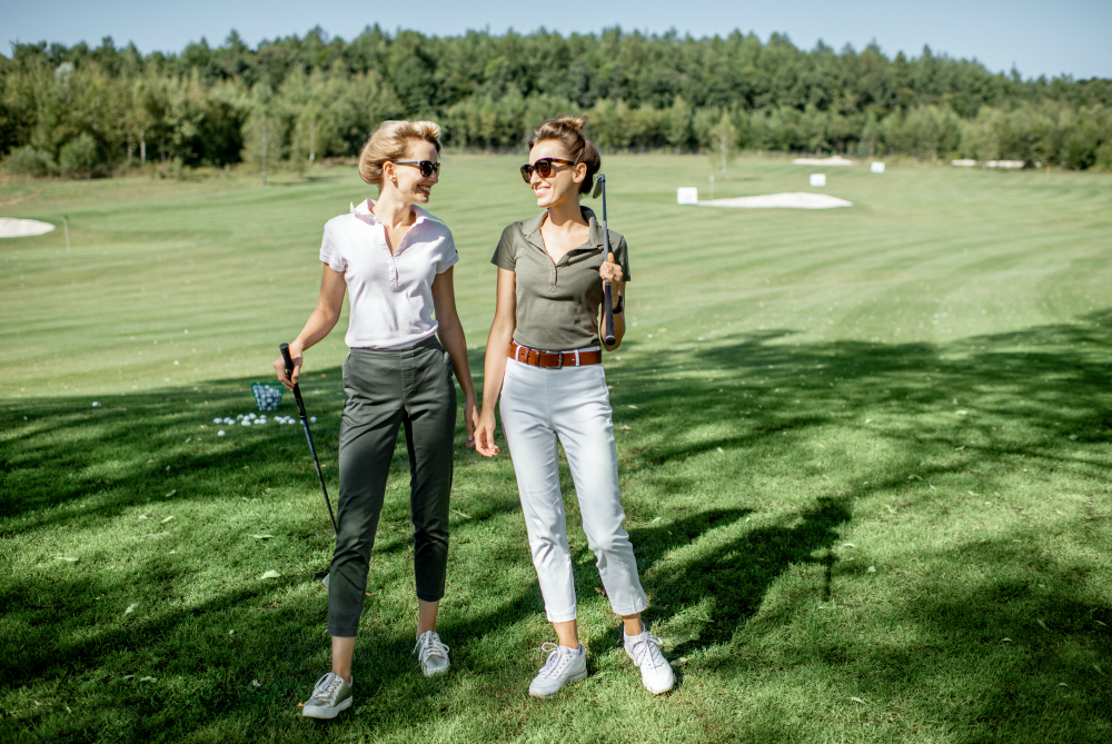trendy women's golf outfits
