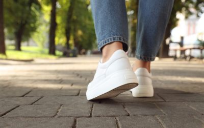 What Are the Best Walking Shoes for Flat Feet? 20 Top Picks!